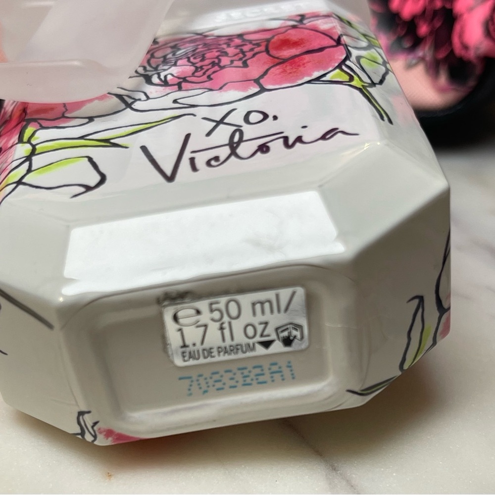 Victoria’s Secret Makeup Bag and Fragrance Bundle Lot - Picture 8 of 8